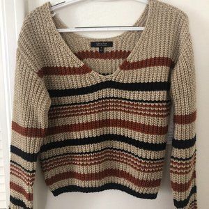 this sweater is very beautiful and the nice color match